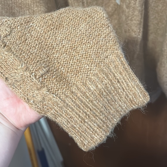 NWT Old Navy Cable Knit Sweater - Picture 5 of 10